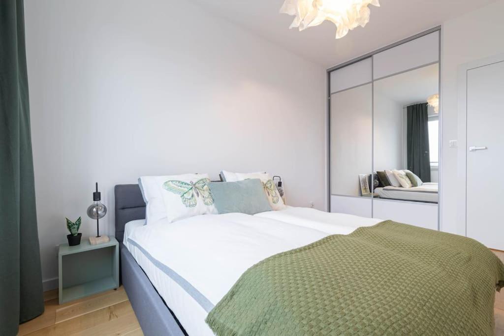 Olive Tree Apartment - Klimatyzacja - Air Conditioning-Self-Check-In คาโตวีตเซ ภายนอก รูปภาพ
