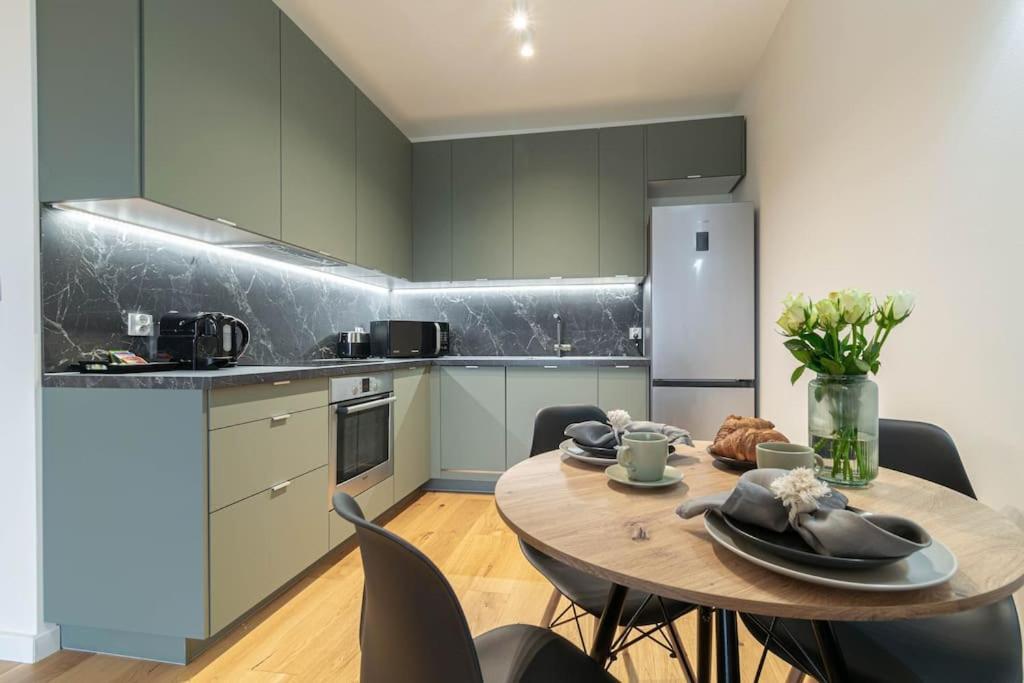 Olive Tree Apartment - Klimatyzacja - Air Conditioning-Self-Check-In คาโตวีตเซ ภายนอก รูปภาพ